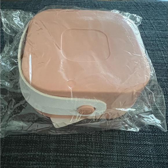 Mini Portable Jewelry Box - Picture 4 of 5